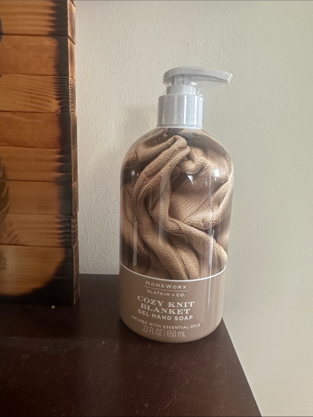HomeWorx: Slatkin & Co. Neutral Beige Knit-Wrapped Hand Soap Pump